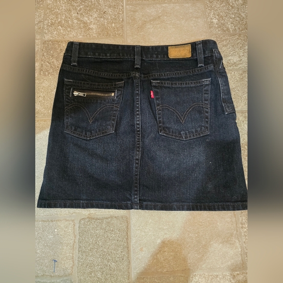 VINTAGE Levis Spider Dark Denim Mini Skirt Size 6 Medium Zipper Going Out Small - Picture 10 of 11